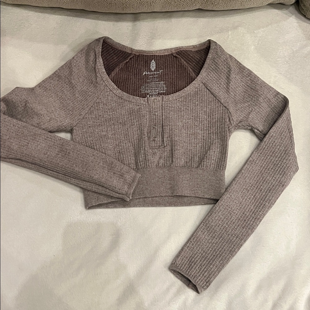 🌺Free people through the night Henley crop top - Picture 14 of 15